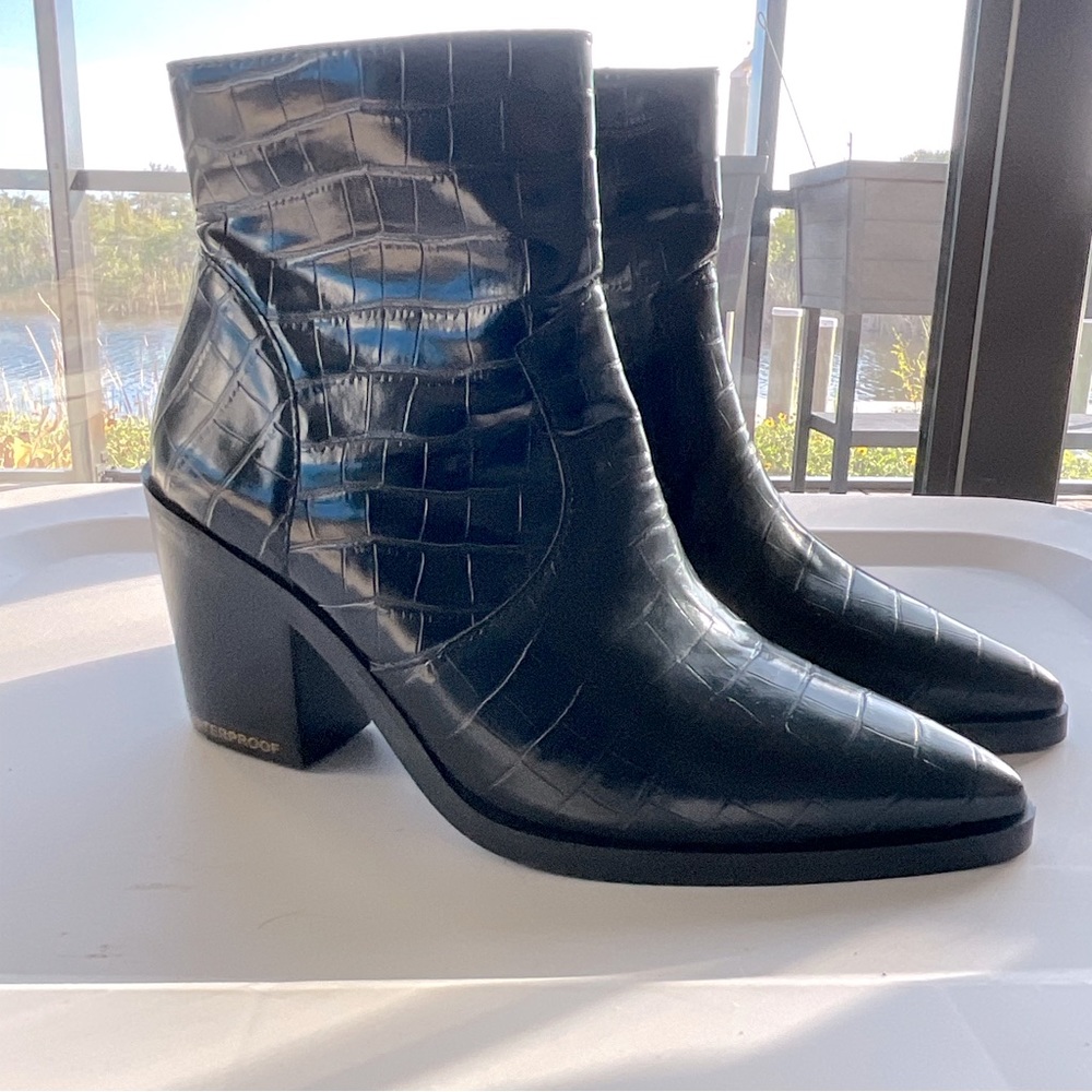 Aqua College Boots crocodile embossed waterproof pointed toe western style